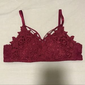 Burgandy lace strappy bra (SZ: 34A/B) NWT!